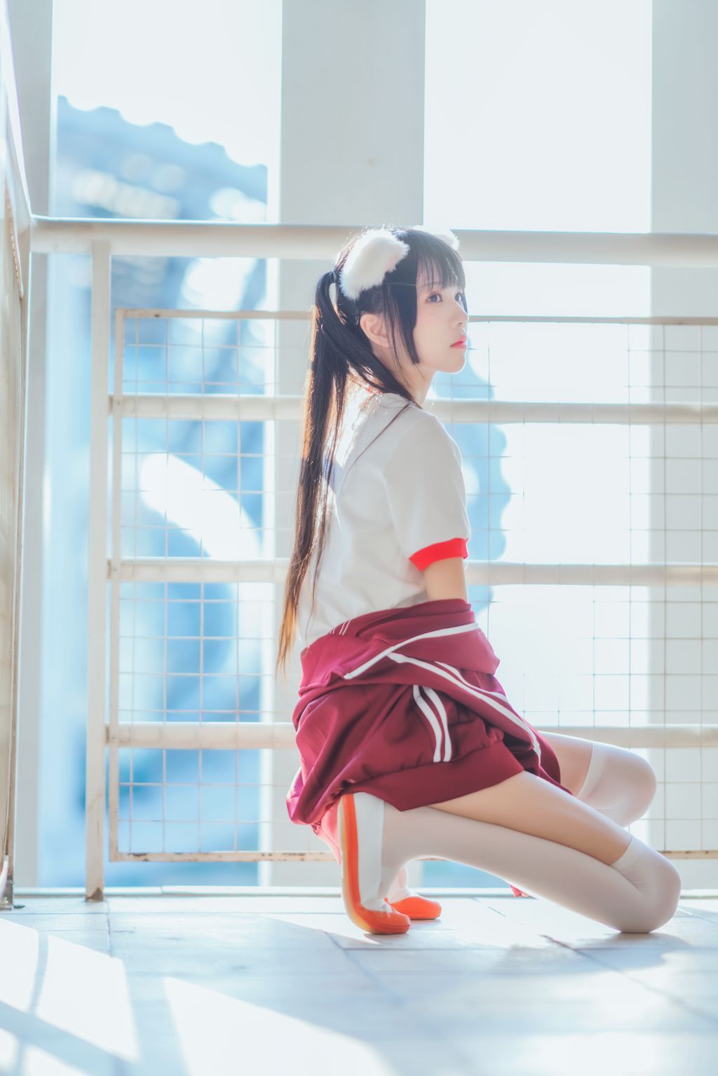 Coser @ 桜 桃 喵 Vol.091 红色 体操服 (44 photos)