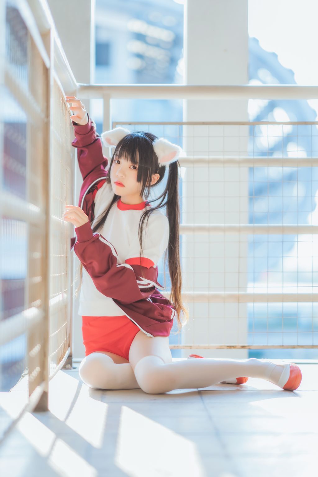 Coser @ 桜 桃 喵 Vol.091 红色 体操服 (44 photos)