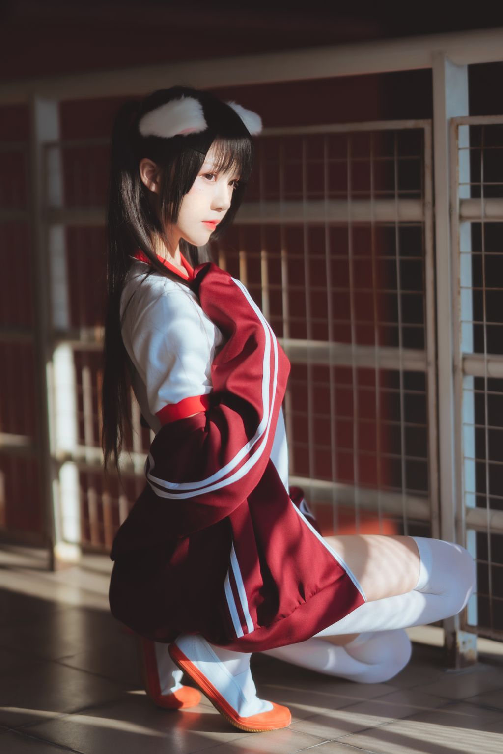 Coser @ 桜 桃 喵 Vol.091 红色 体操服 (44 photos)