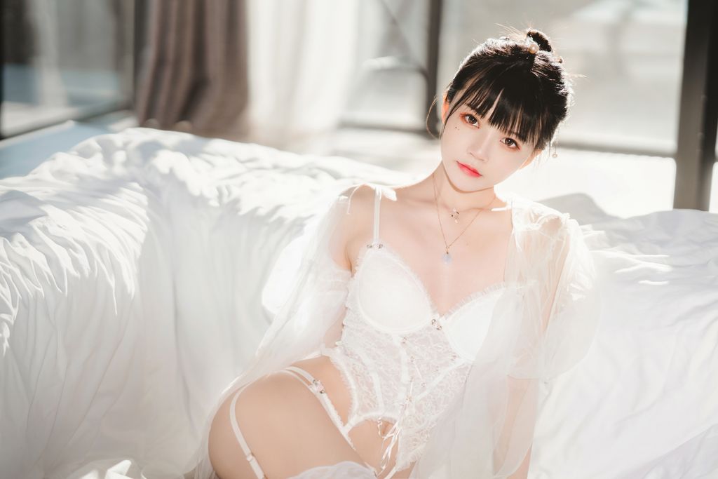 Coser @ 桜 桃 喵 Vol.097 白纱 糖 (69 photos)