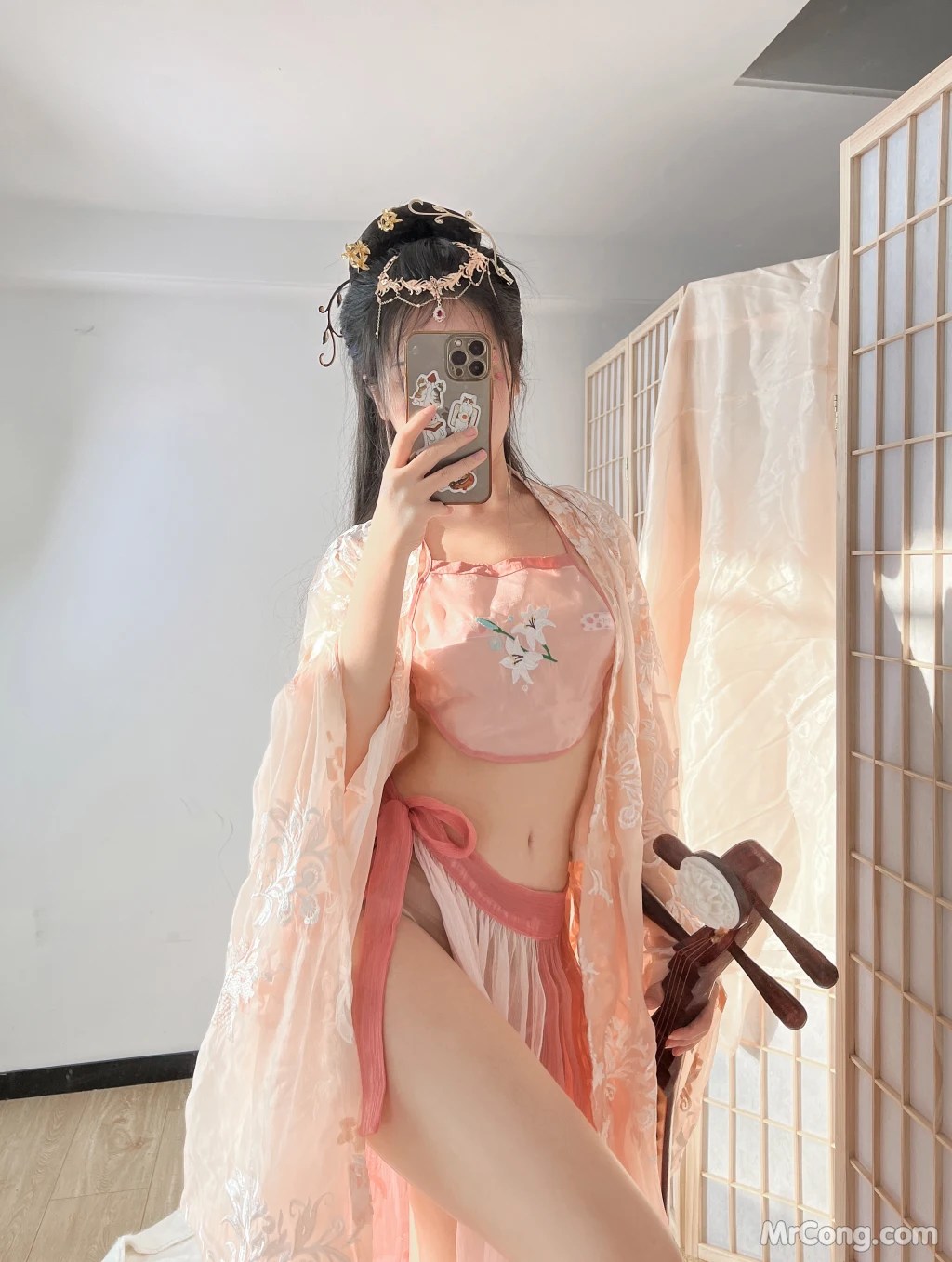 Coser@不呆猫 古风温泉人妻 (56 photos )