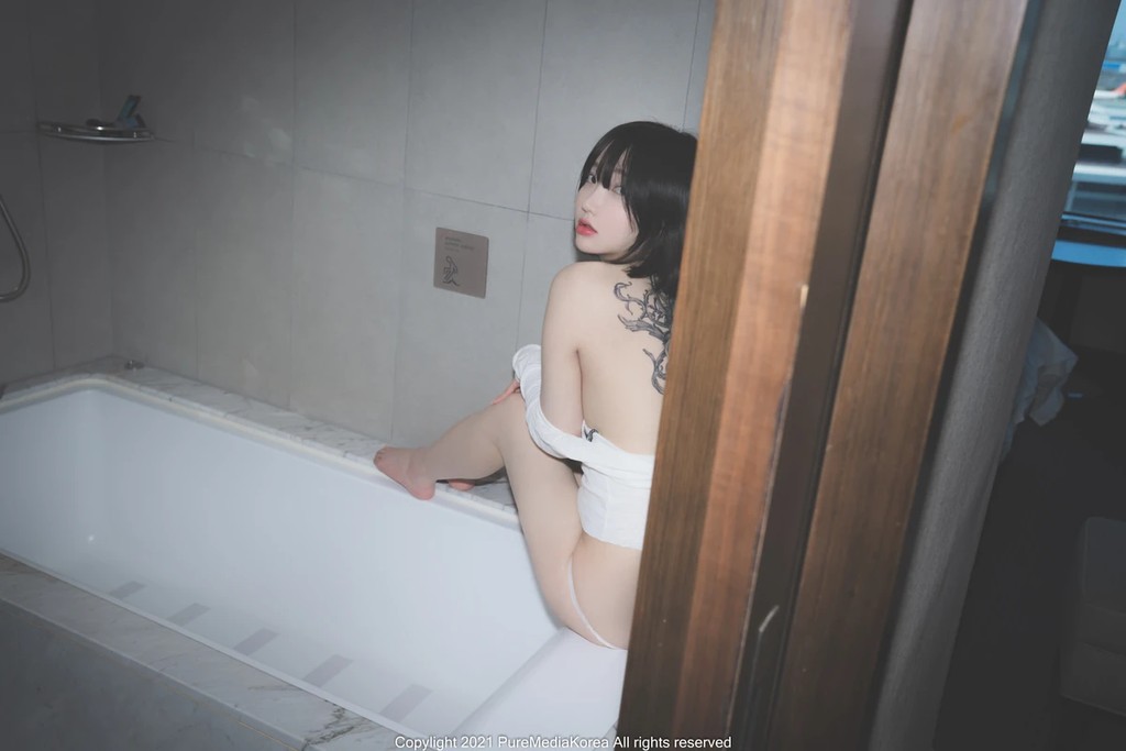 Pure Media Vol.070 Son Ye-Eun (손예은)