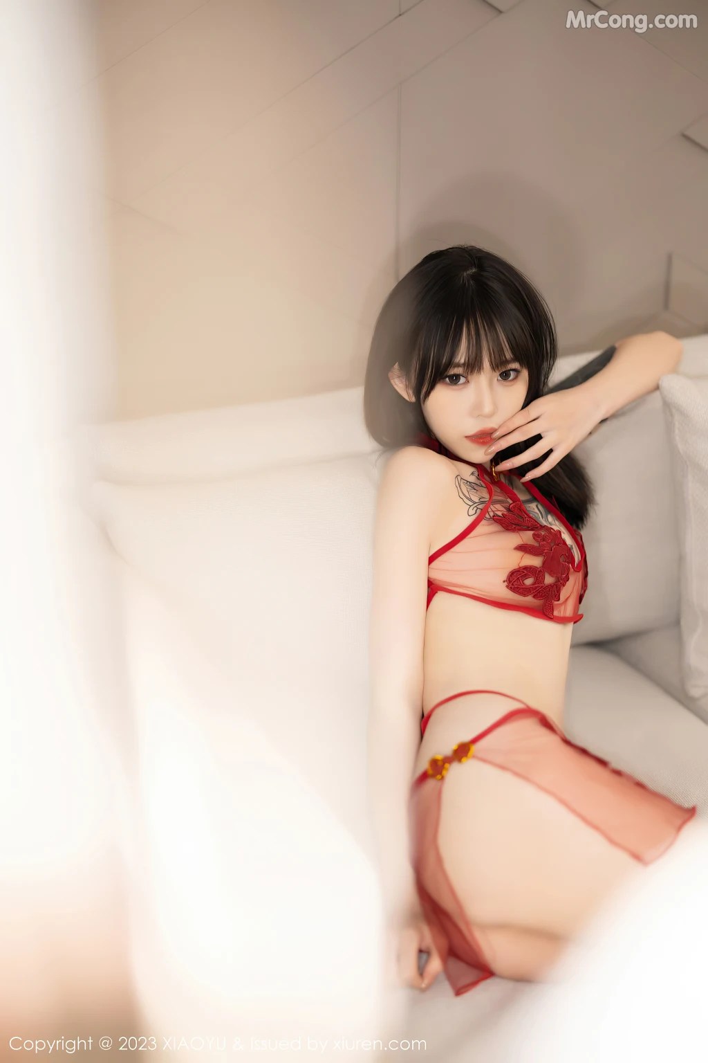 XiaoYu Vol.1101 奶瓶 (83 photos)