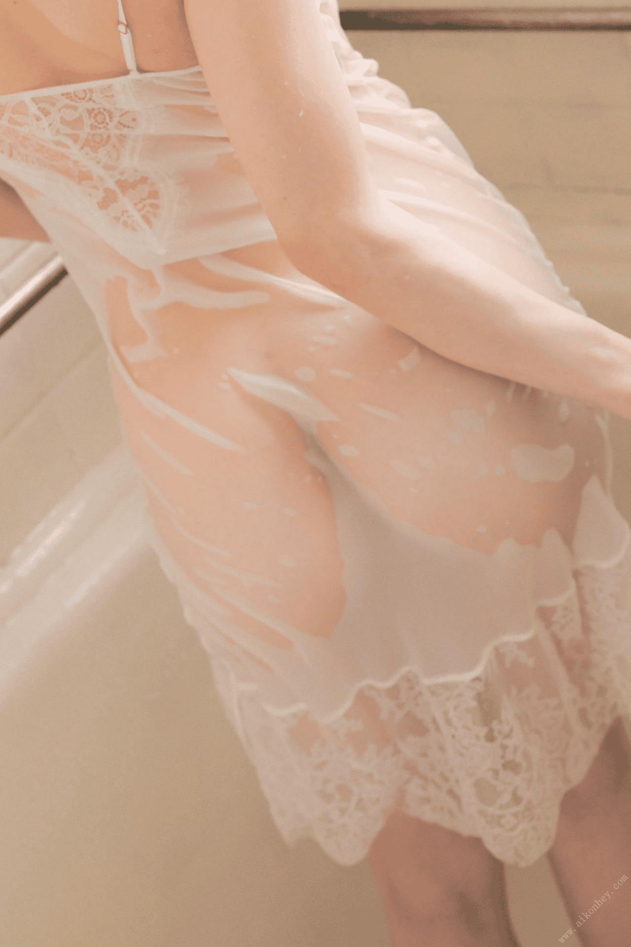 [Photobook] 七瀬アリス ヌード写真集『毎朝、僕を誘惑してくる隣のお宅のアリスさん』