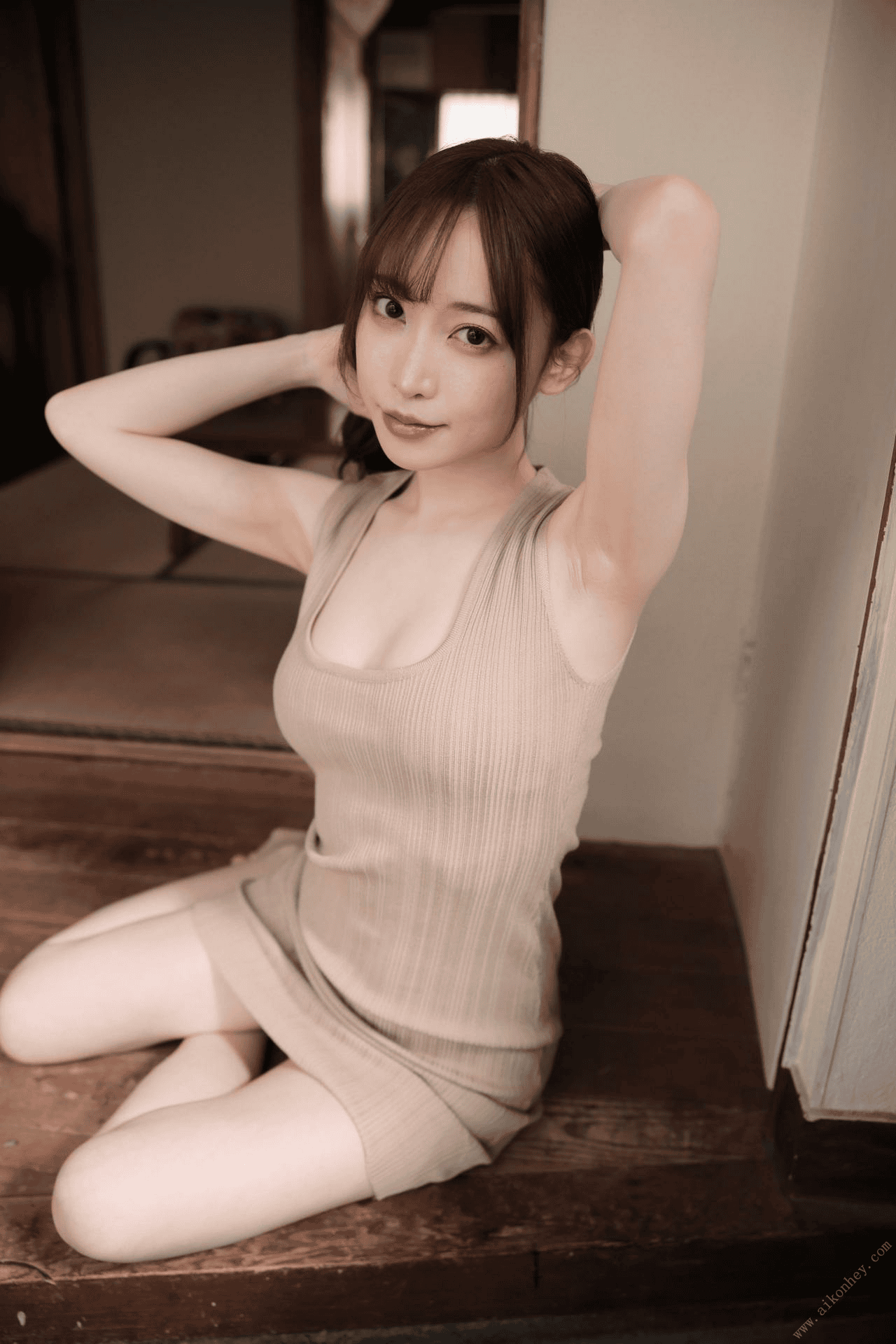 [Photobook] 七瀬アリス ヌード写真集『毎朝、僕を誘惑してくる隣のお宅のアリスさん』