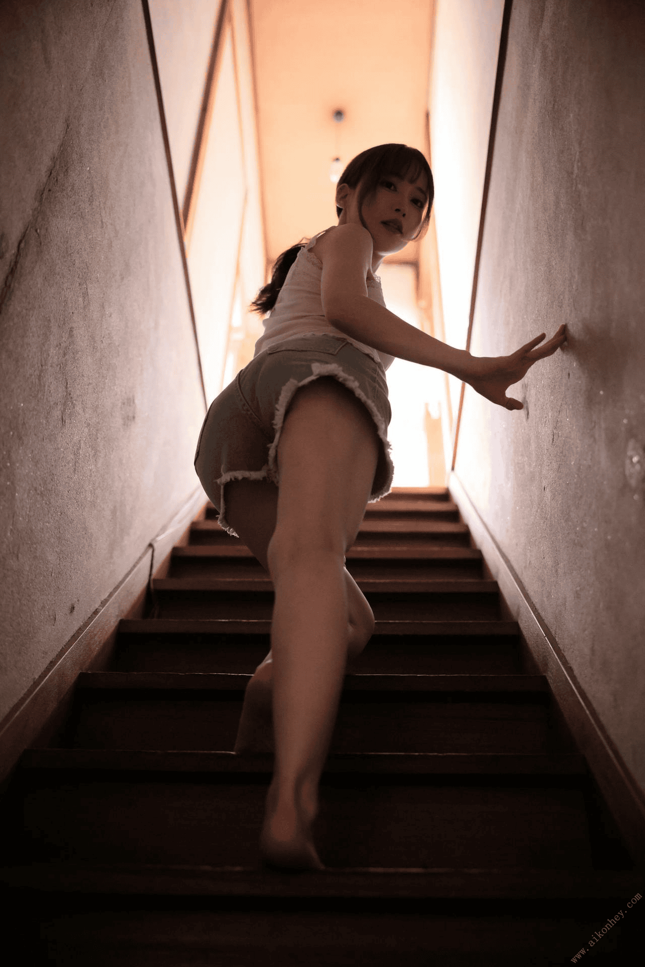 [Photobook] 七瀬アリス ヌード写真集『毎朝、僕を誘惑してくる隣のお宅のアリスさん』