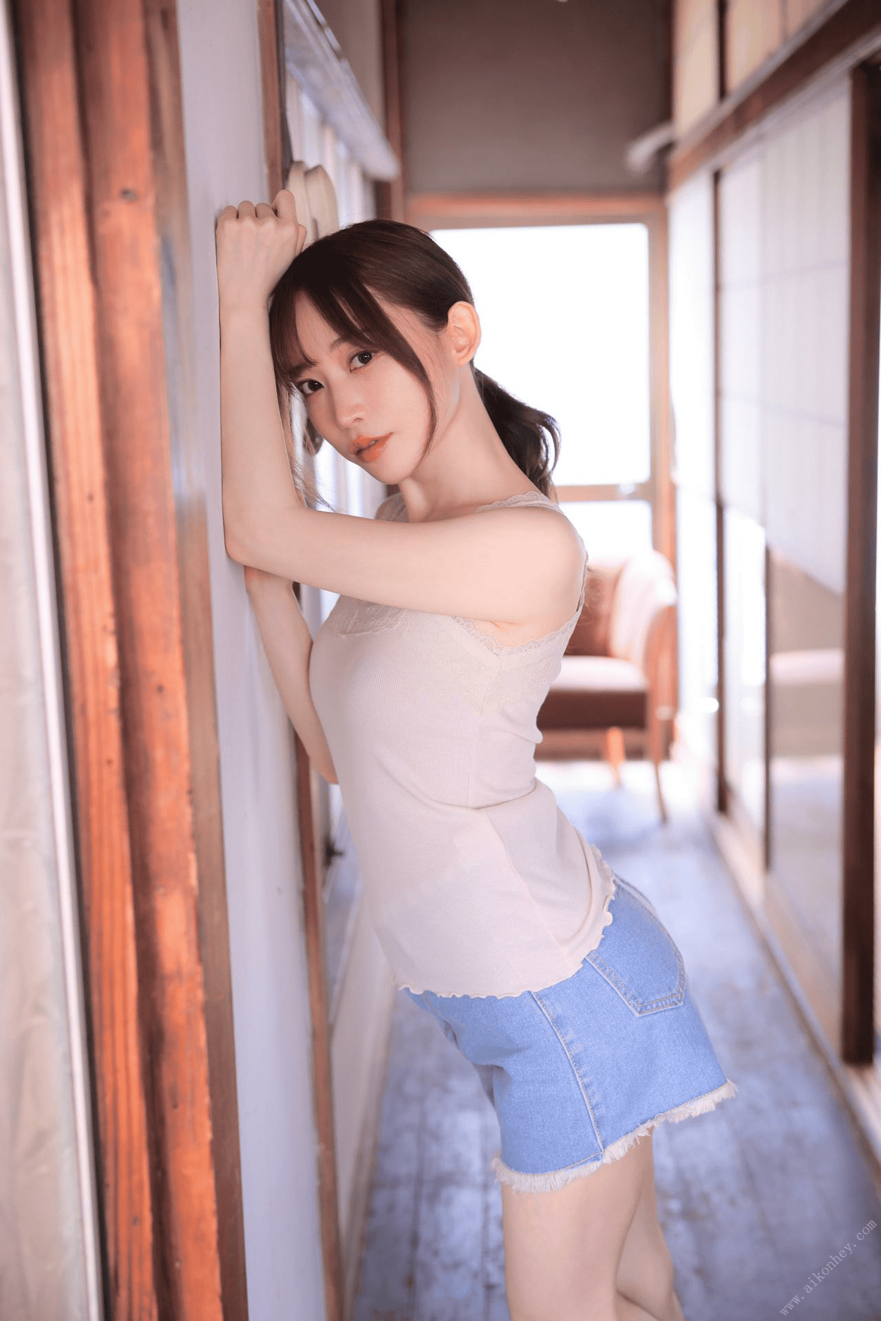 [Photobook] 七瀬アリス ヌード写真集『毎朝、僕を誘惑してくる隣のお宅のアリスさん』
