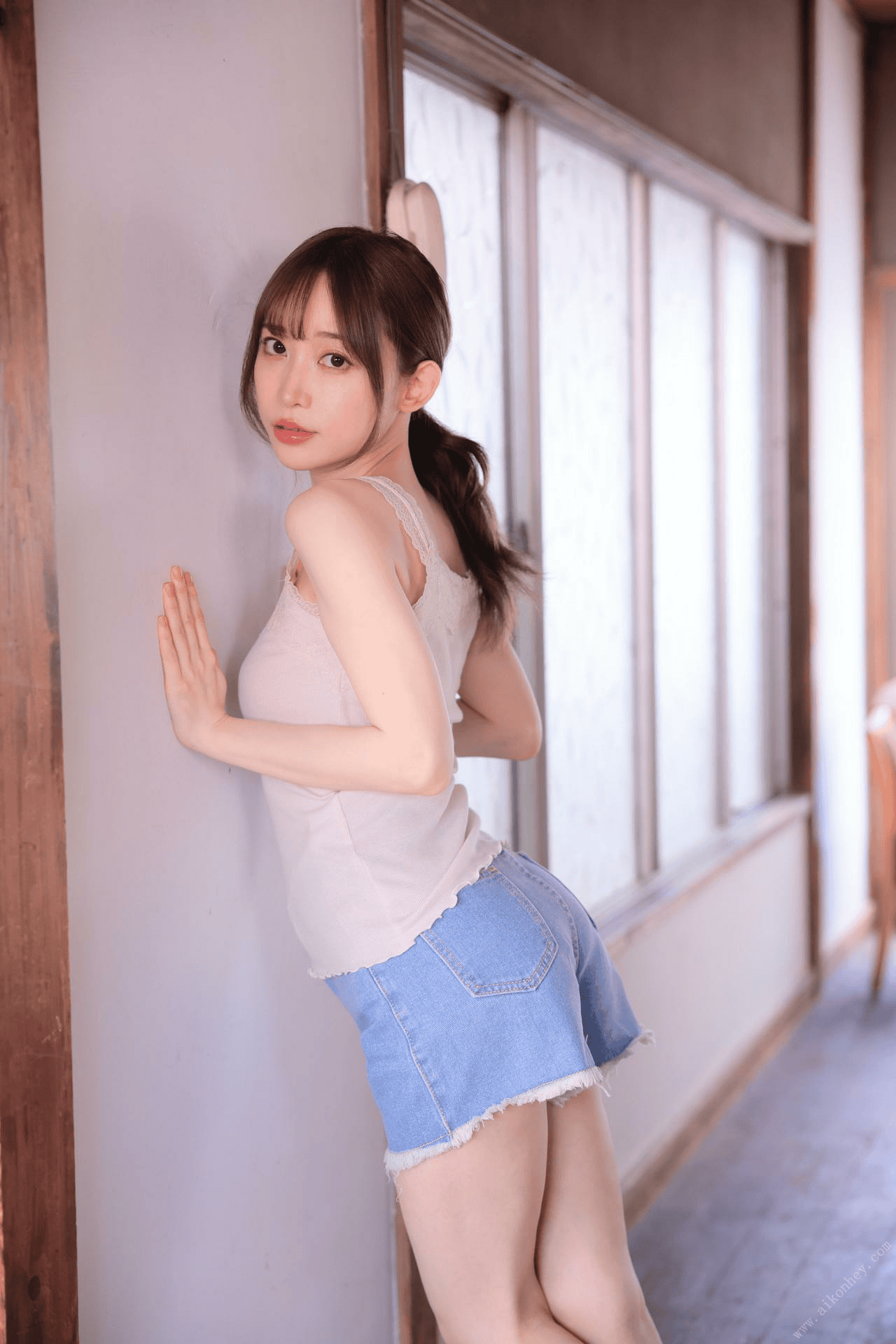 [Photobook] 七瀬アリス ヌード写真集『毎朝、僕を誘惑してくる隣のお宅のアリスさん』