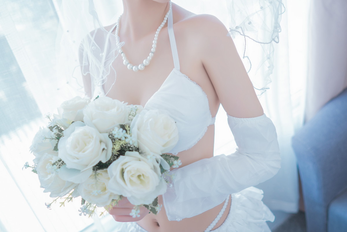网络美女猫君君MaoJun蕾姆内衣花嫁主题白色内衣配白丝吊袜秀完美身材诱惑写真 [41P]