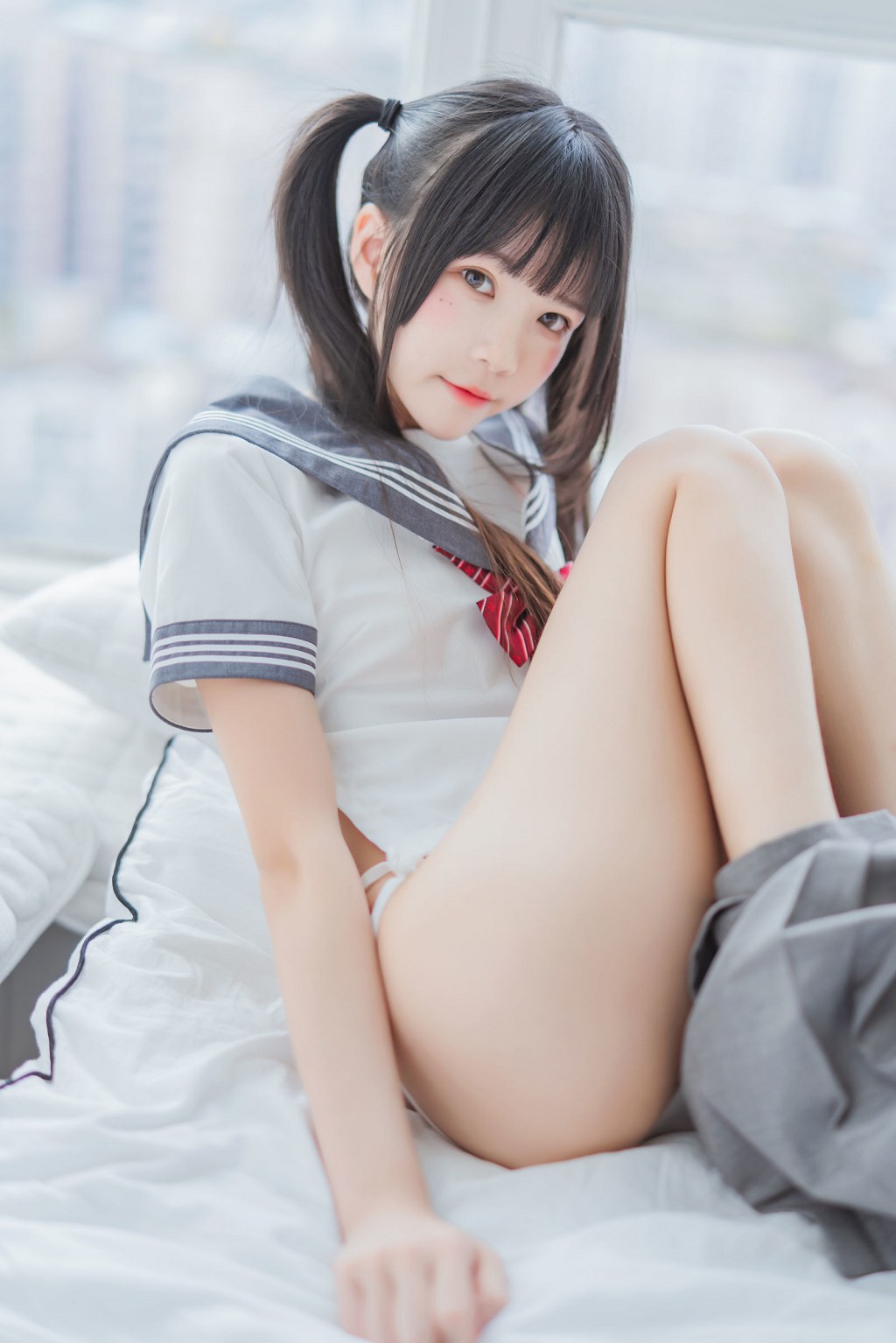 COSER桜桃喵《心形胖次》 [Cosplay美女] 写真集 [111P]