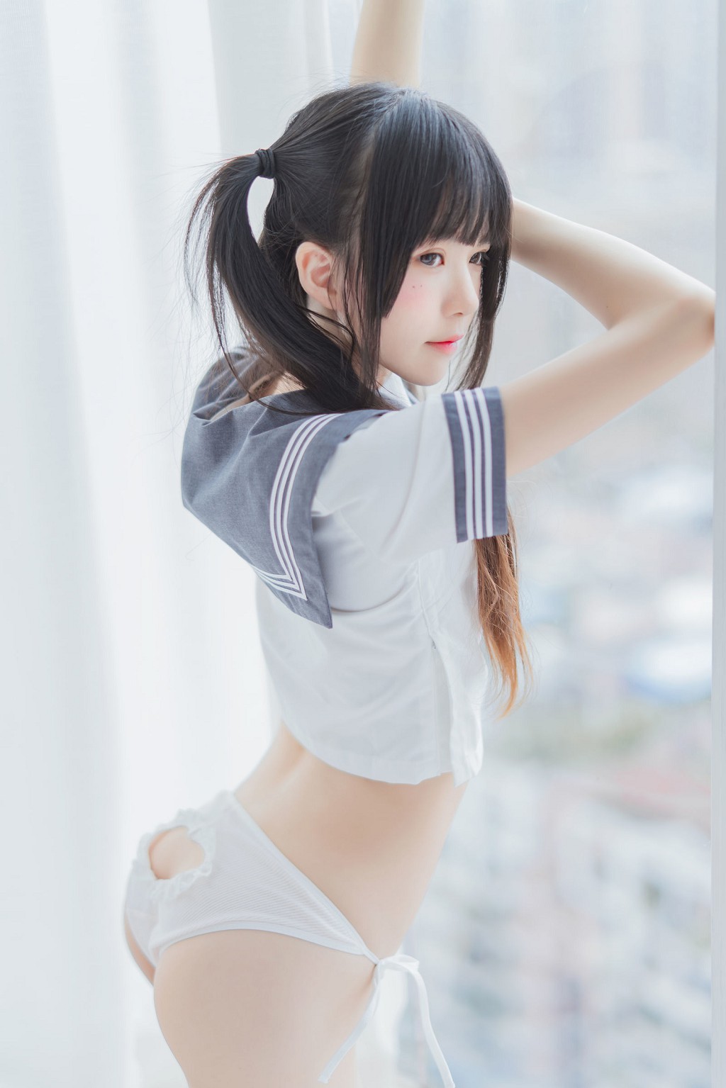 COSER桜桃喵《心形胖次》 [Cosplay美女] 写真集 [111P]