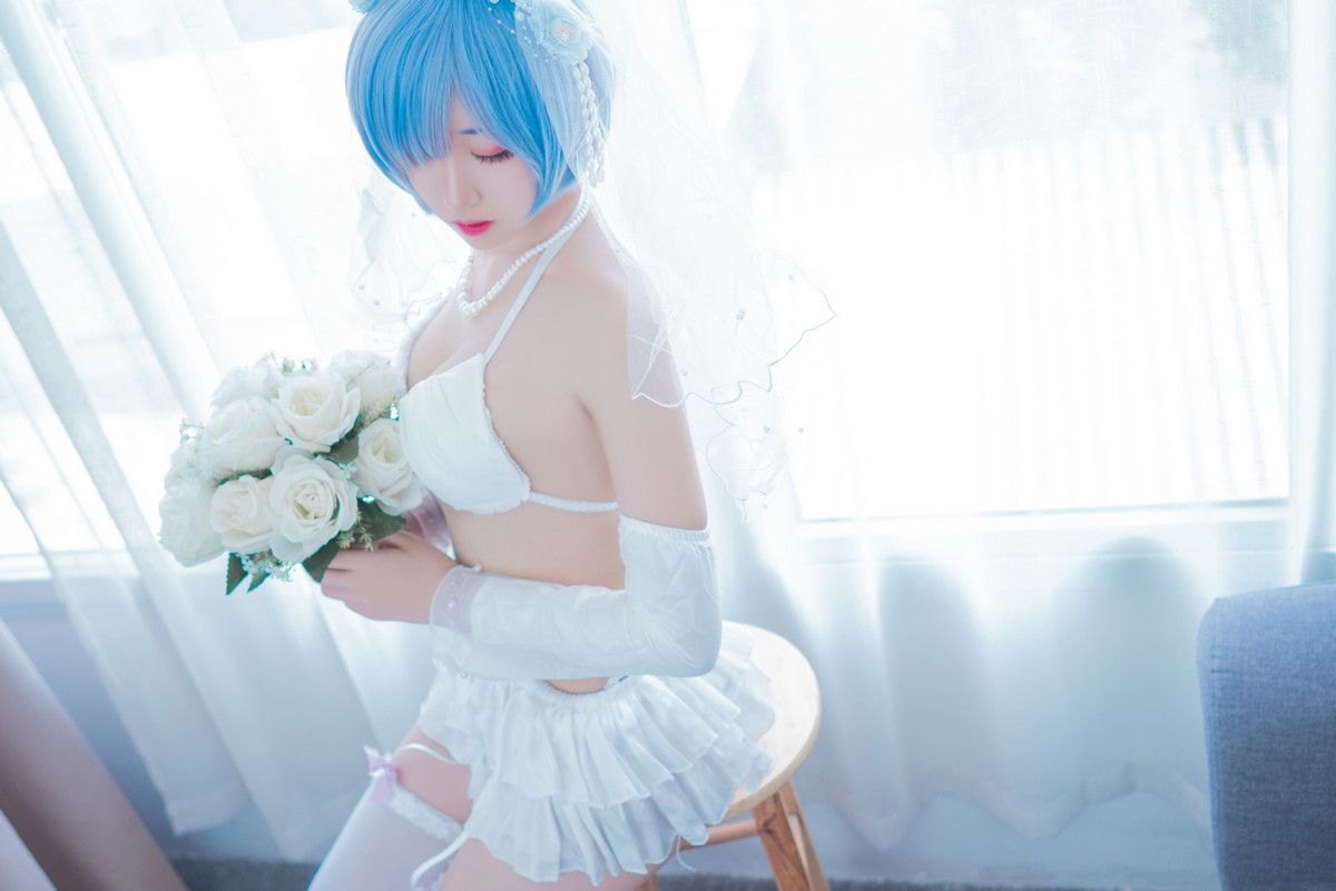 网络美女猫君君MaoJun蕾姆内衣花嫁主题白色内衣配白丝吊袜秀完美身材诱惑写真 [41P]