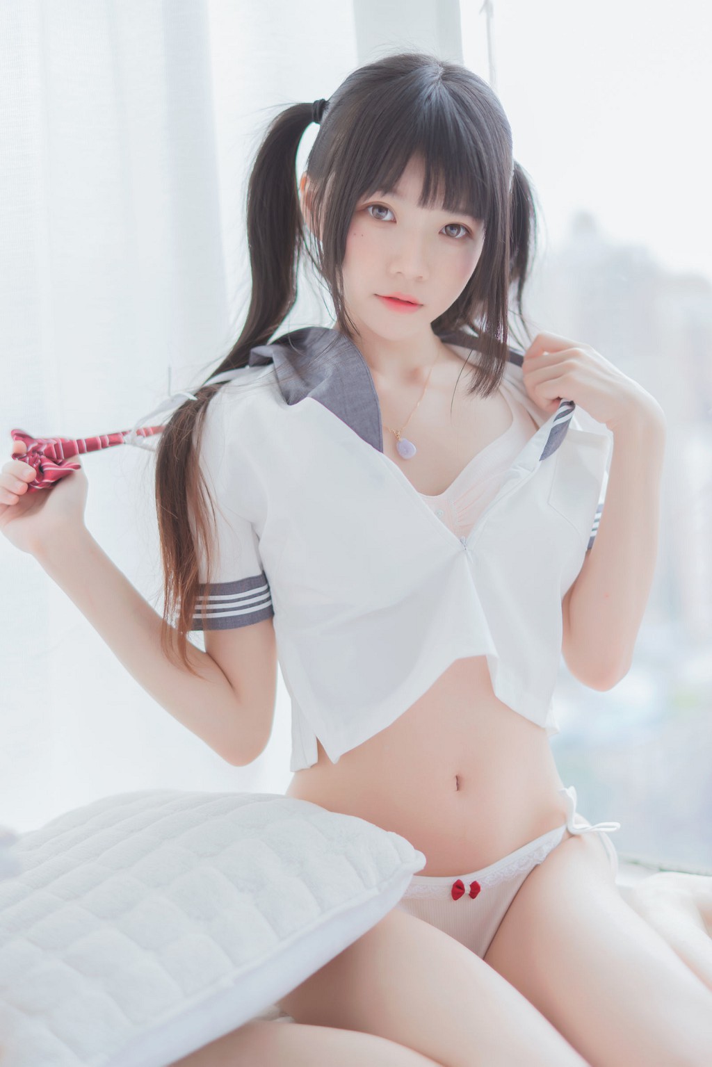 COSER桜桃喵《心形胖次》 [Cosplay美女] 写真集 [111P]