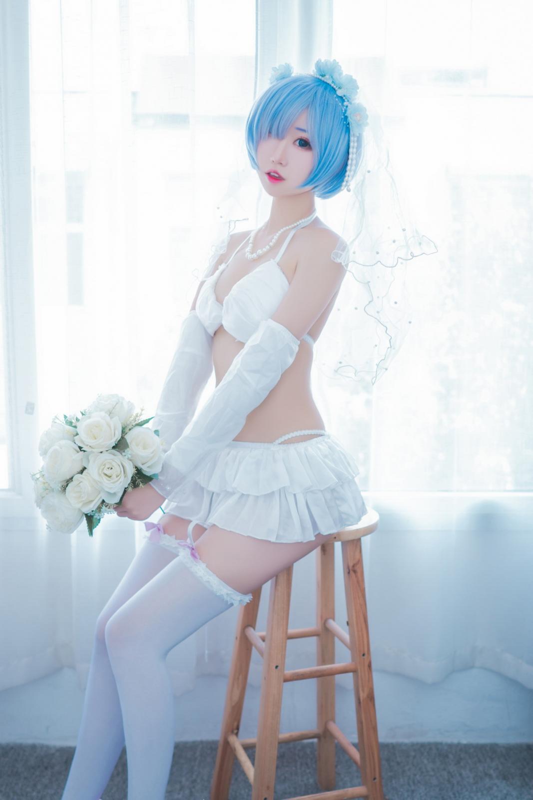 网络美女猫君君MaoJun蕾姆内衣花嫁主题白色内衣配白丝吊袜秀完美身材诱惑写真 [41P]