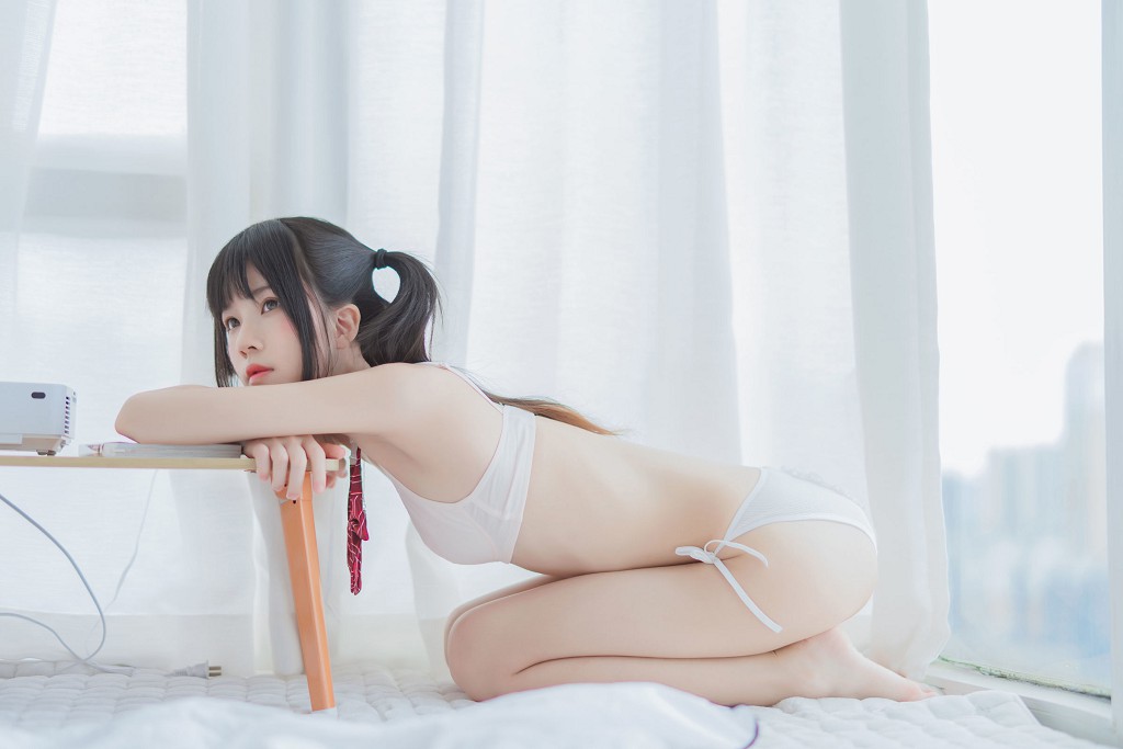 COSER桜桃喵《心形胖次》 [Cosplay美女] 写真集 [111P]