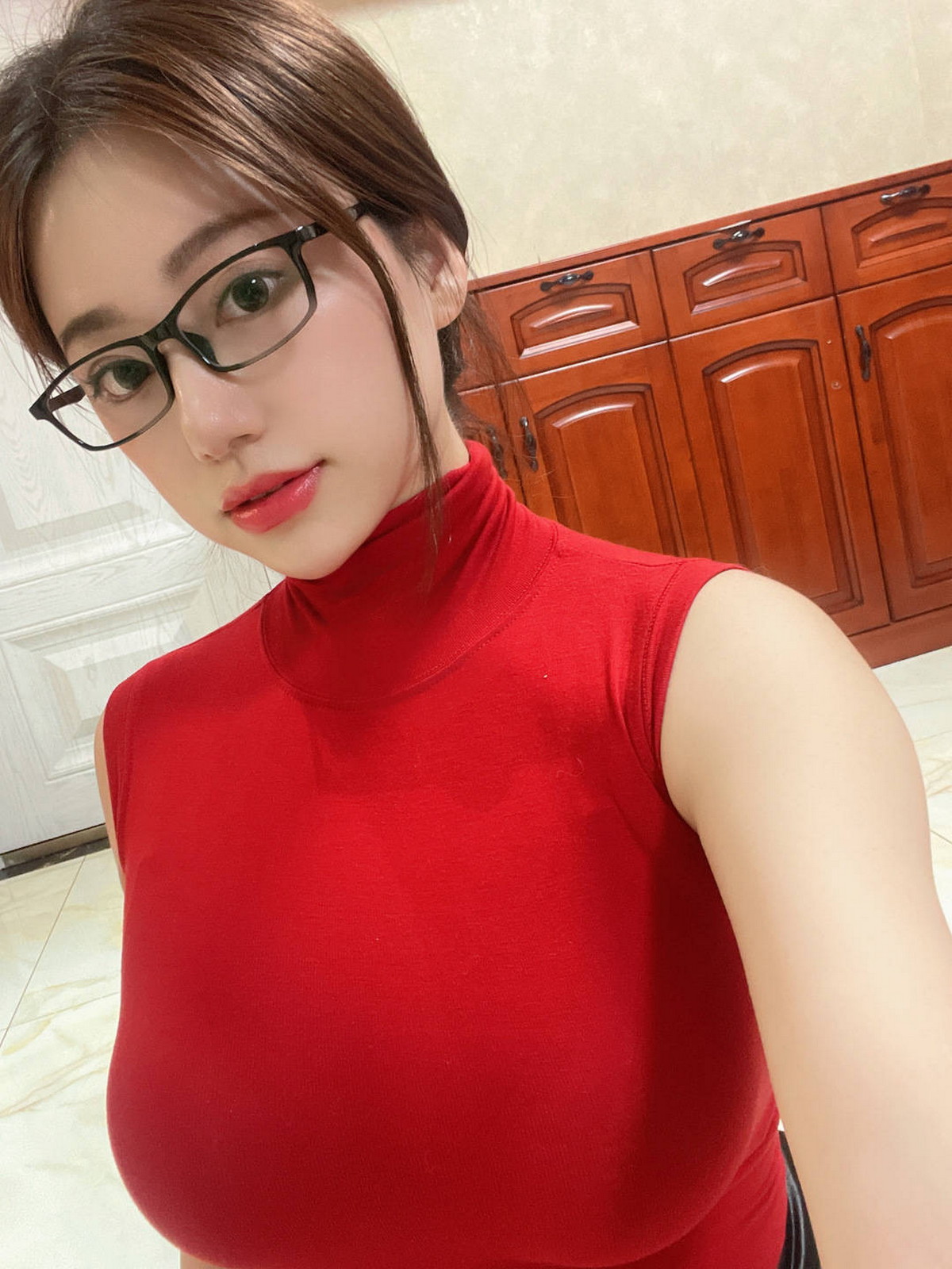 网红小姐姐奶宝妹纸微密圈系列2主题私房性感内衣服饰秀完美身材诱惑写真 [230P]