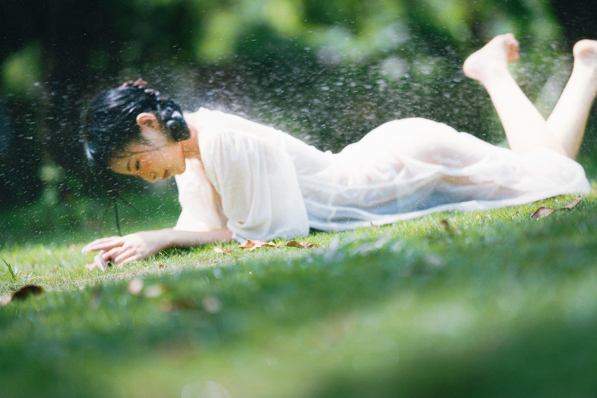 性感尤物清水由乃湿水洛丽塔主题户外绿色草地上性感内衣湿身惹火诱惑写真 [61P]