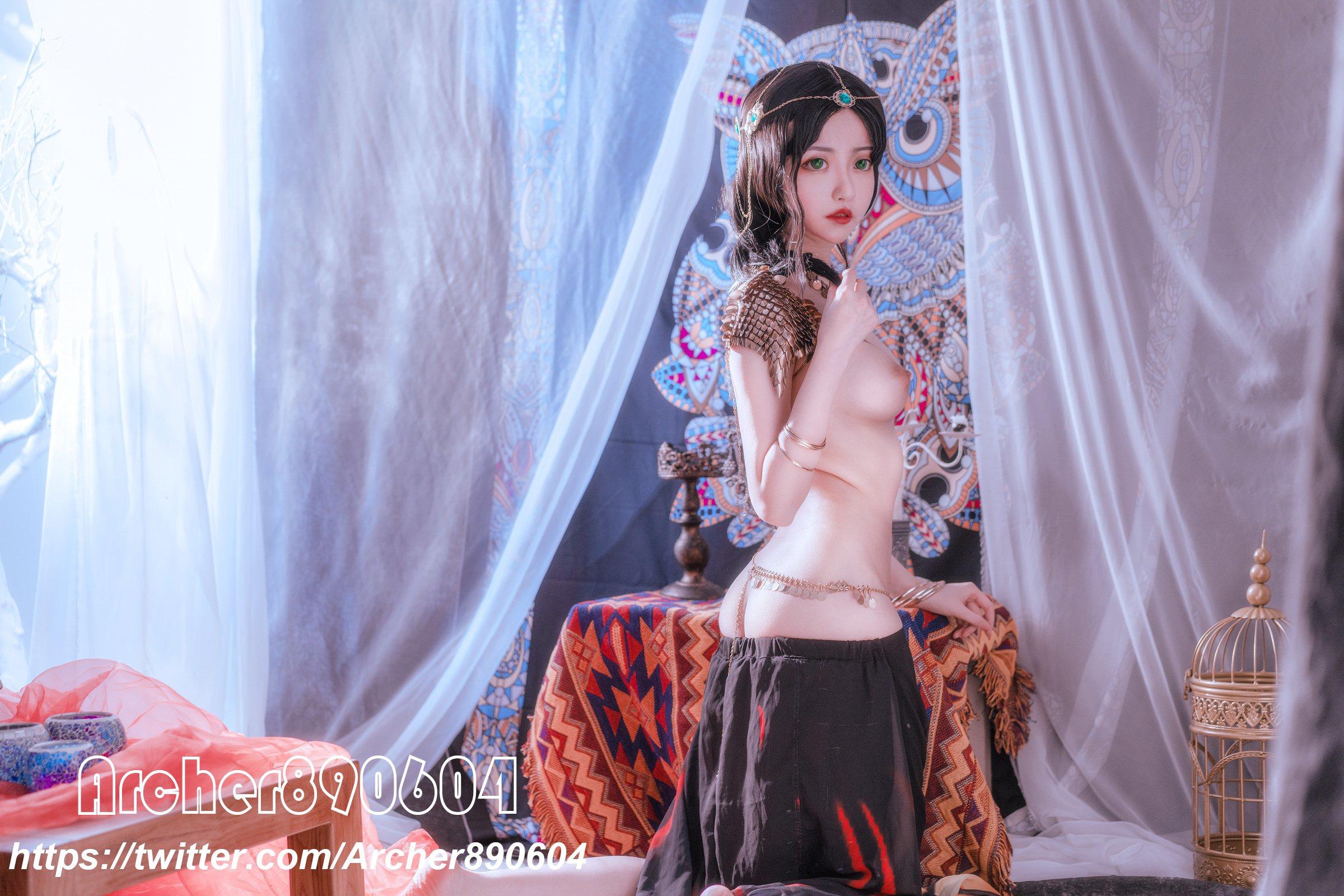 绿洲舞娘 [26P]