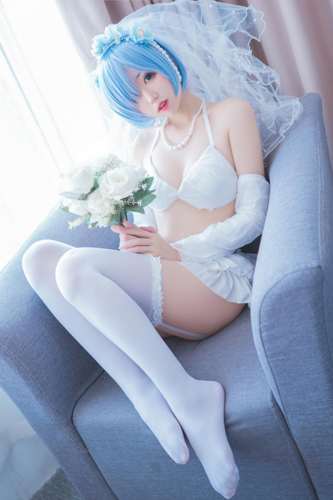 网络美女猫君君MaoJun蕾姆内衣花嫁主题白色内衣配白丝吊袜秀完美身材诱惑写真 [41P]