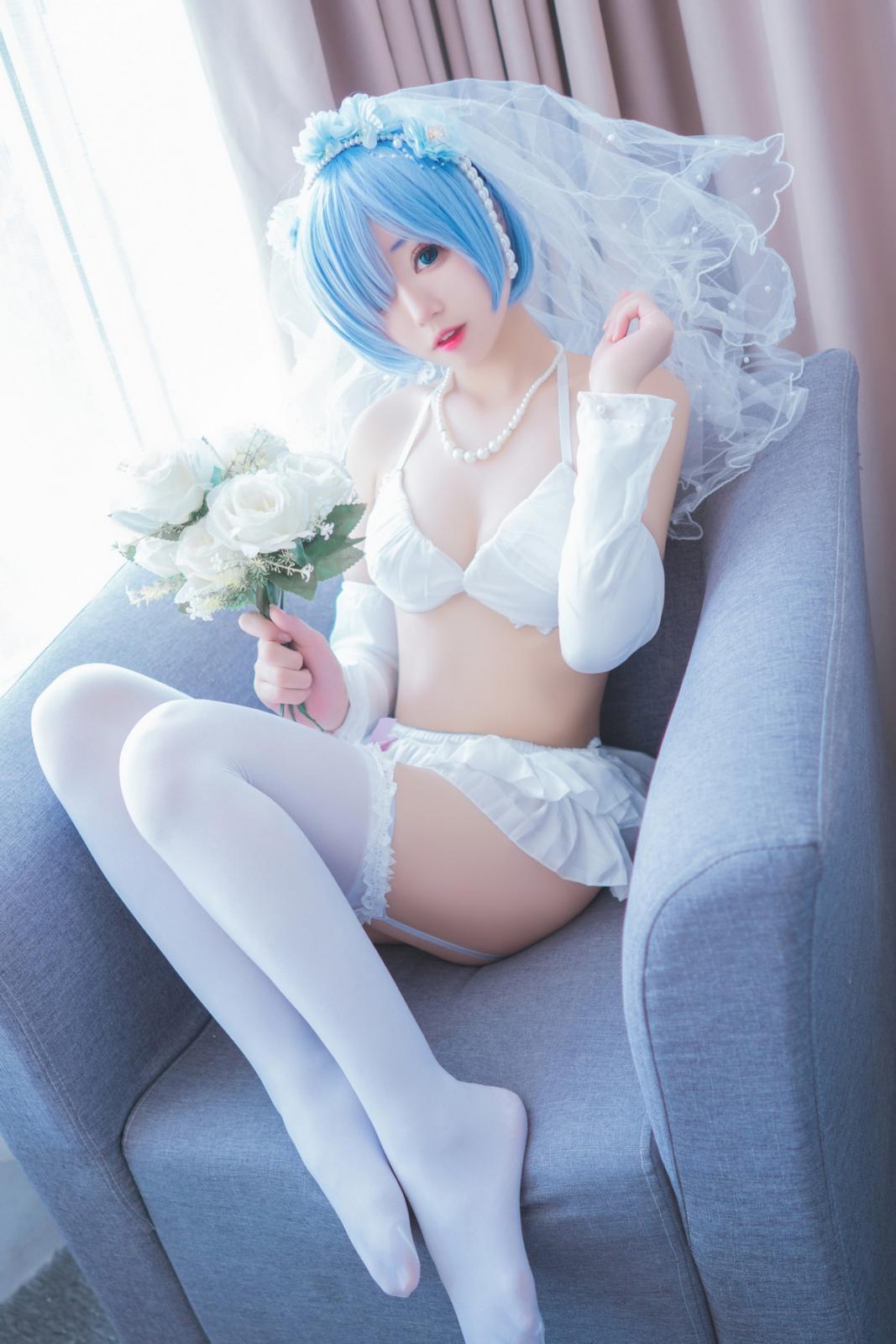 网络美女猫君君MaoJun蕾姆内衣花嫁主题白色内衣配白丝吊袜秀完美身材诱惑写真 [41P]