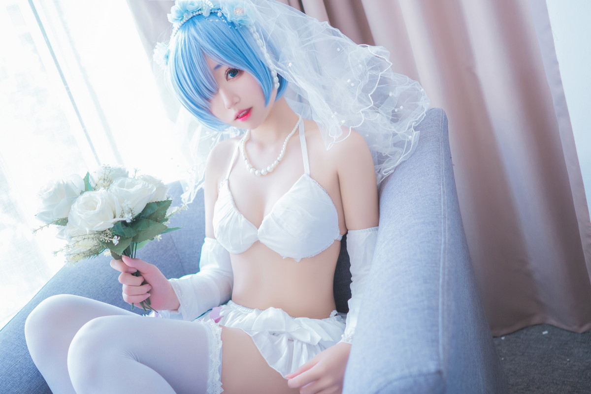 网络美女猫君君MaoJun蕾姆内衣花嫁主题白色内衣配白丝吊袜秀完美身材诱惑写真 [41P]