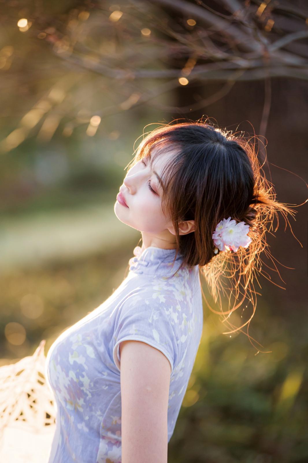 次元少女念雪ww旗袍主题户外樱桃花丛中性感花色旗袍秀完美身材迷人写真 [38P]