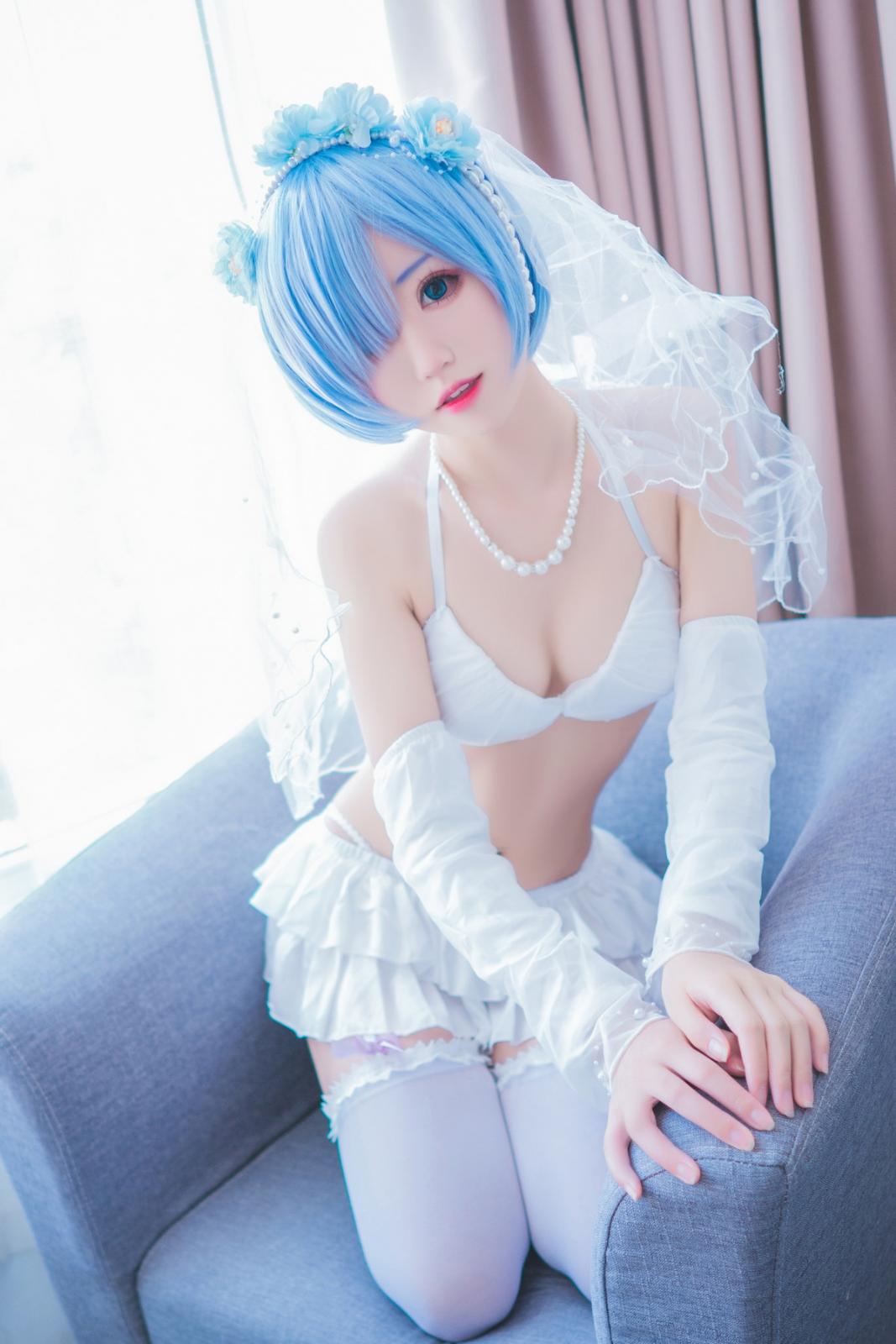 网络美女猫君君MaoJun蕾姆内衣花嫁主题白色内衣配白丝吊袜秀完美身材诱惑写真 [41P]