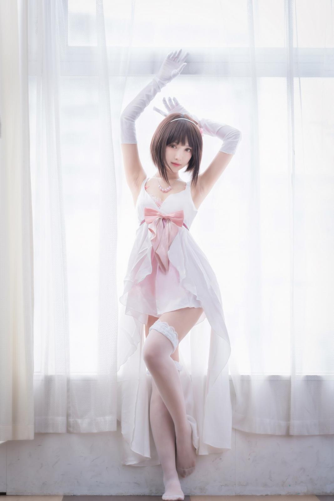 网络美女Shika小鹿鹿加藤惠主题性感白色薄纱短裙配白丝袜露粉色内衣诱惑写真 [61P]
