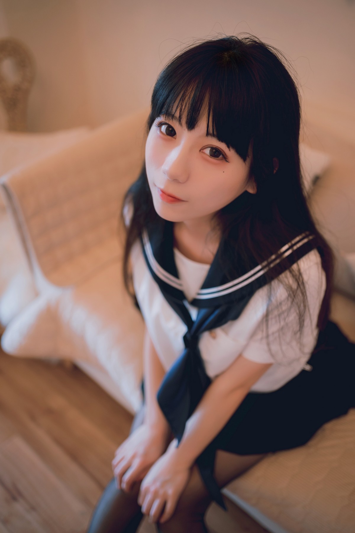 网络美女Usejan私语主题私房脱学生制服露性感蕾丝内衣配超薄黑丝诱惑写真 [50P]