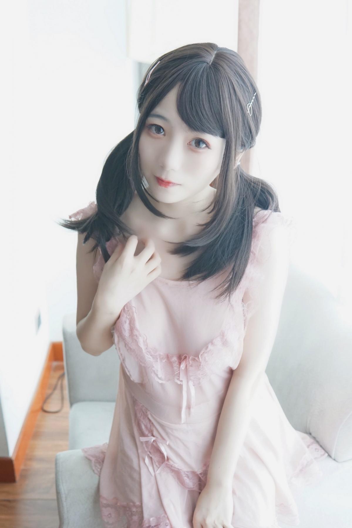 网络美女Usejan(蓝蓝)粉色创可贴主题私房粉色真空裙露傲人豪乳遮点诱惑写真 [33P]