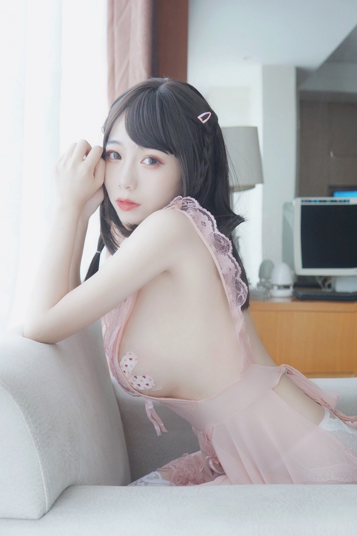 网络美女Usejan(蓝蓝)粉色创可贴主题私房粉色真空裙露傲人豪乳遮点诱惑写真 [33P]