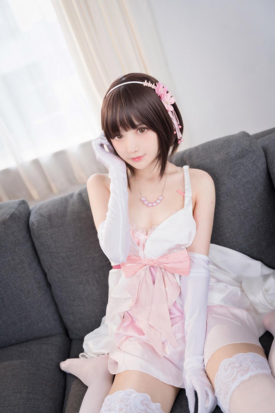 网络美女Shika小鹿鹿加藤惠主题性感白色薄纱短裙配白丝袜露粉色内衣诱惑写真 [61P]