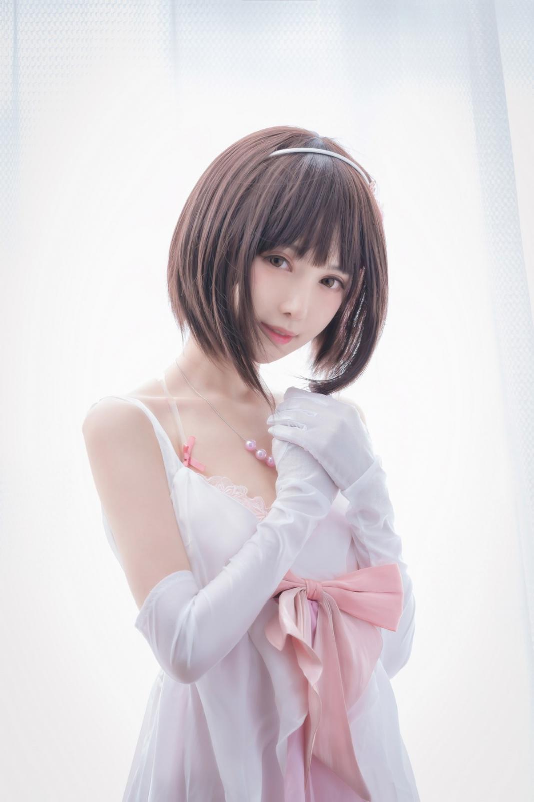 网络美女Shika小鹿鹿加藤惠主题性感白色薄纱短裙配白丝袜露粉色内衣诱惑写真 [61P]