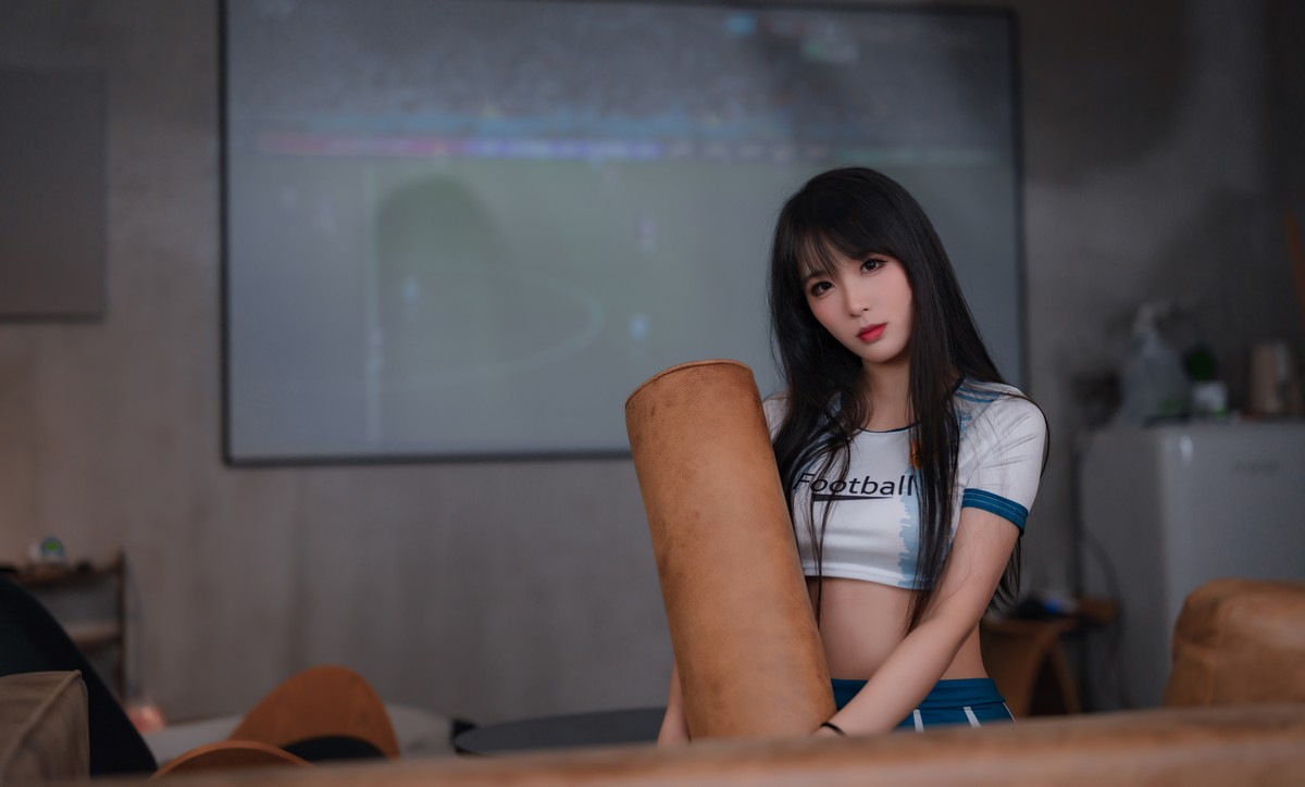 网络美女轩萧学姐足球宝贝主题性感运动套装配黑丝袜秀完美身材迷人诱惑写真 [64P]