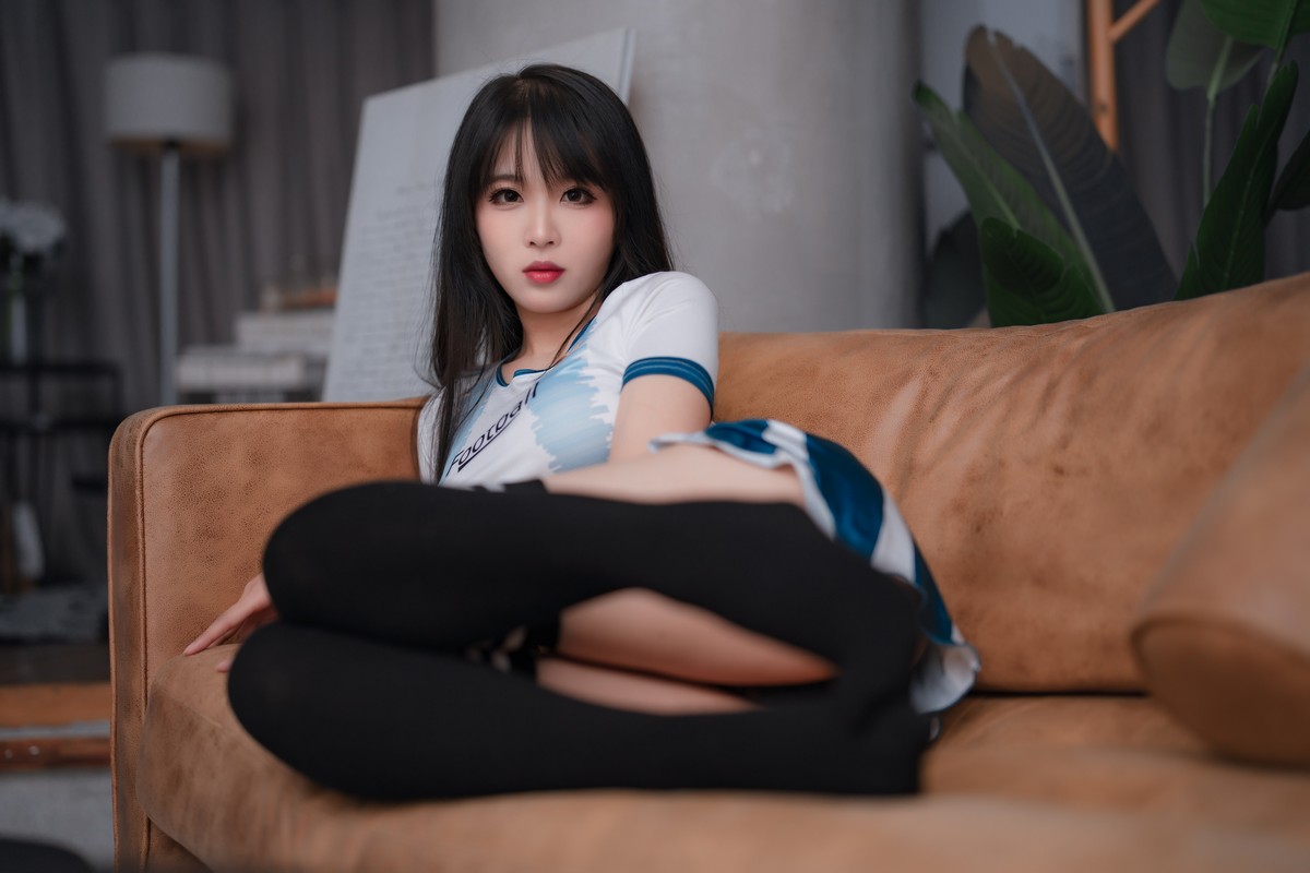 网络美女轩萧学姐足球宝贝主题性感运动套装配黑丝袜秀完美身材迷人诱惑写真 [64P]