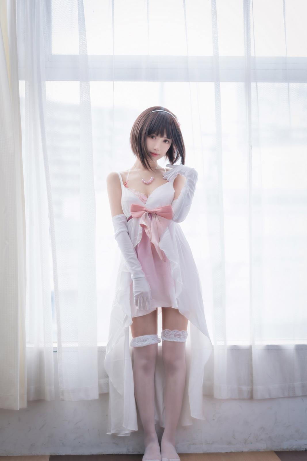 网络美女Shika小鹿鹿加藤惠主题性感白色薄纱短裙配白丝袜露粉色内衣诱惑写真 [61P]