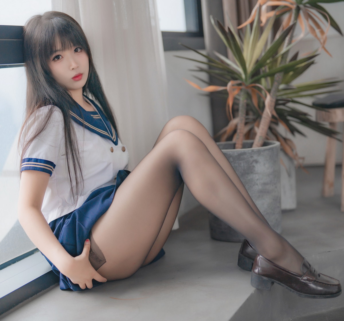 网络美女轩萧学姐舰长黑丝JK主题私房性感JK制服配超薄黑丝秀美腿迷人写真 [32P]