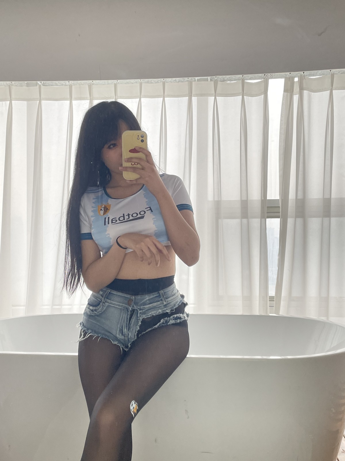 网络美女轩萧学姐足球宝贝主题性感运动套装配黑丝袜秀完美身材迷人诱惑写真 [64P]