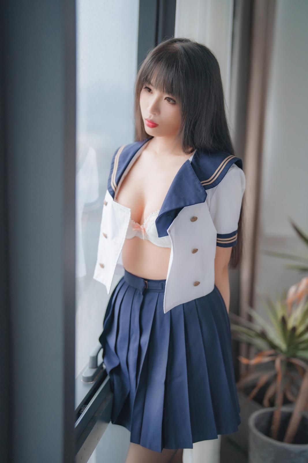 网络美女轩萧学姐舰长黑丝JK主题私房性感JK制服配超薄黑丝秀美腿迷人写真 [32P]