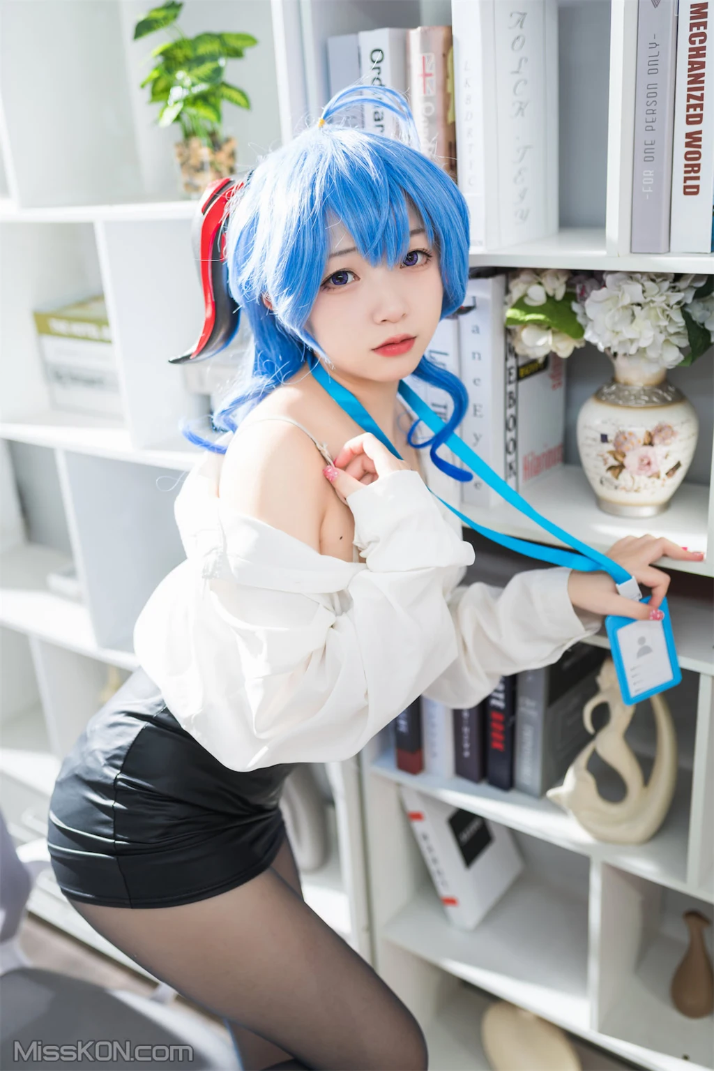 Coser@花铃_ 甘雨秘书OL [93P]