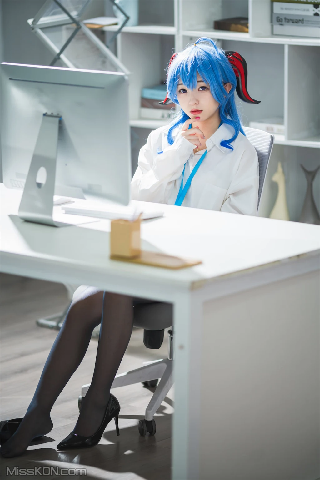 Coser@花铃_ 甘雨秘书OL [93P]