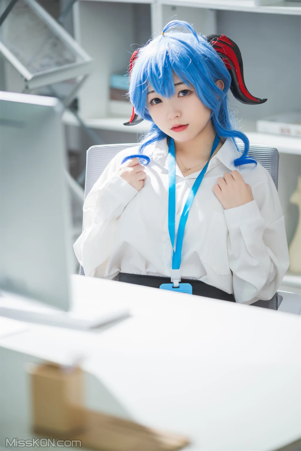 Coser@花铃_ 甘雨秘书OL [93P]