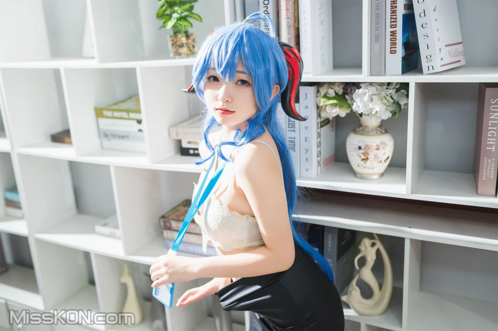 Coser@花铃_ 甘雨秘书OL [93P]