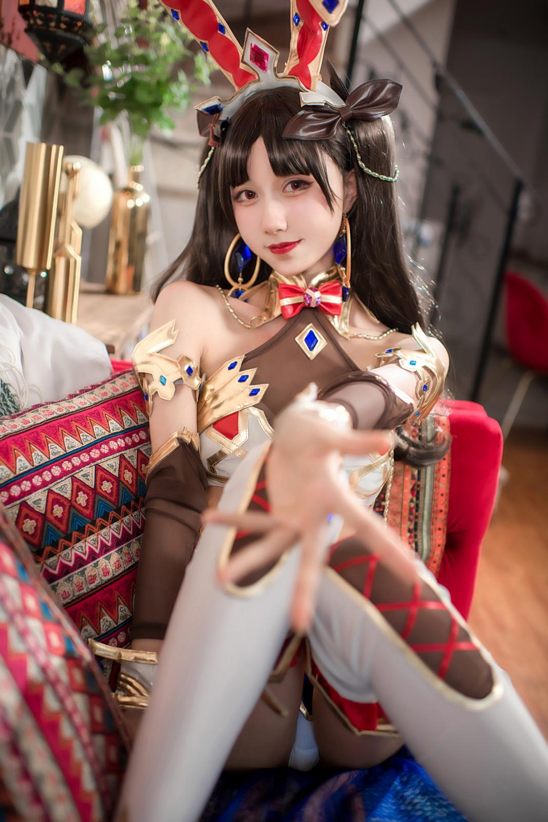 萌系小姐姐木绵绵OwO伊什塔尔主题性感兔女郎装扮情趣服饰秀完美身材诱惑写真 [35P]