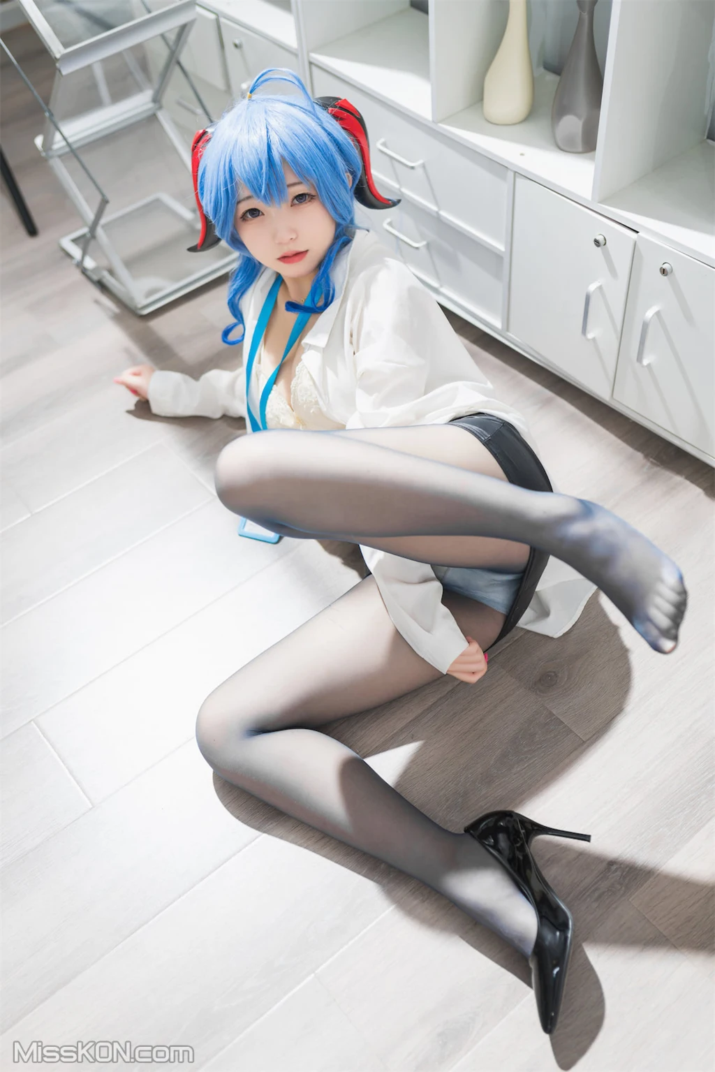 Coser@花铃_ 甘雨秘书OL [93P]