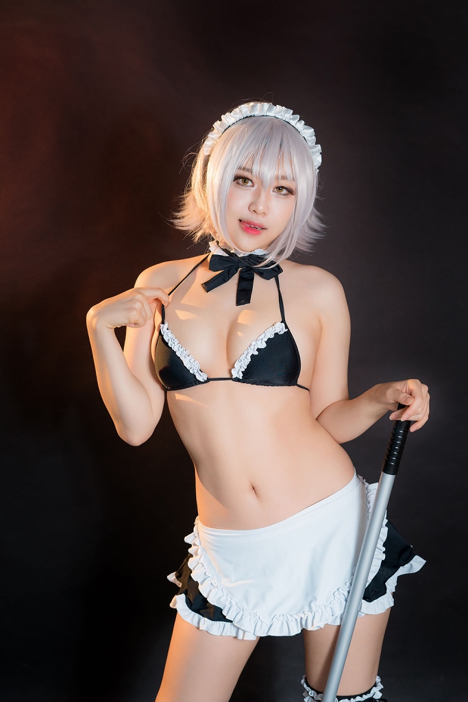 Akhee – Jeanne Alter Maid