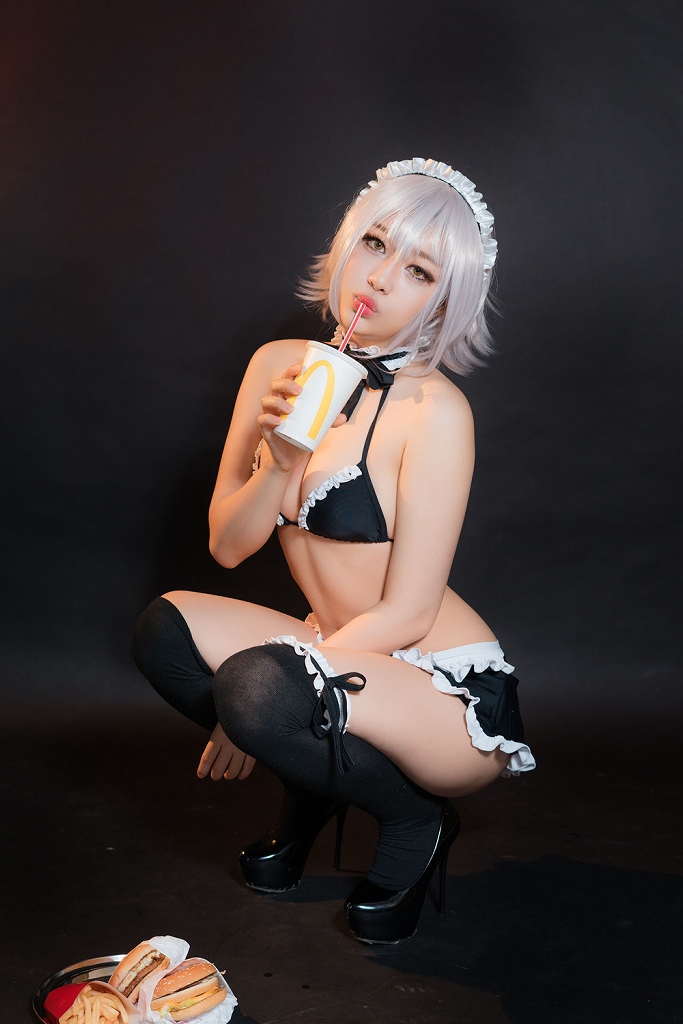 Akhee – Jeanne Alter Maid