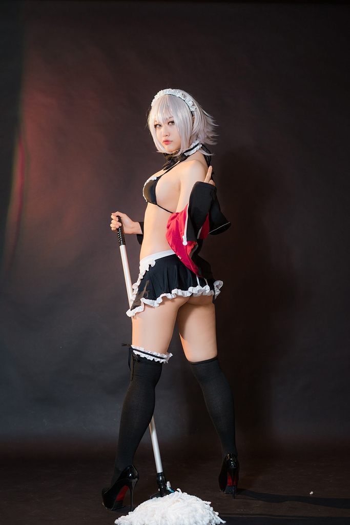 Akhee – Jeanne Alter Maid