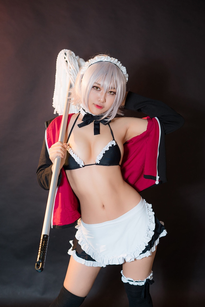 Akhee – Jeanne Alter Maid