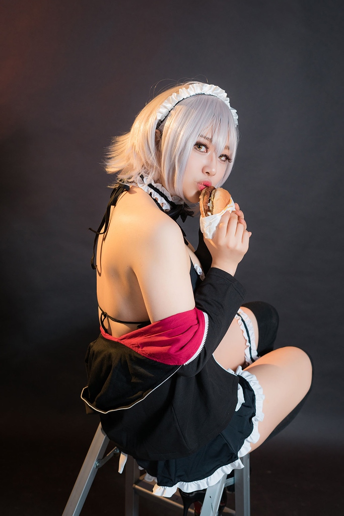 Akhee – Jeanne Alter Maid